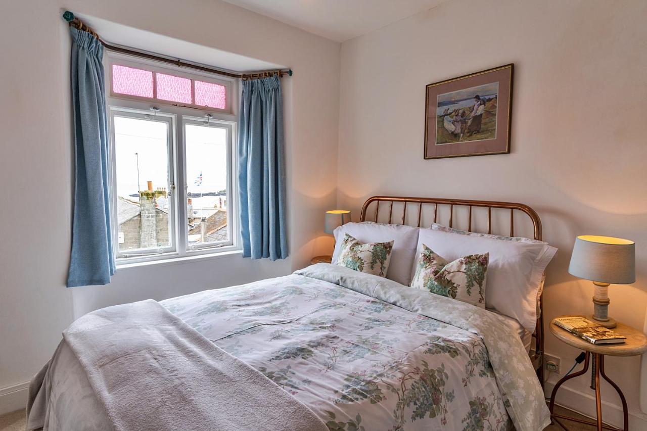 Finest Retreats - Cosy Mousehole Cottage With Sea Views Bagian luar foto